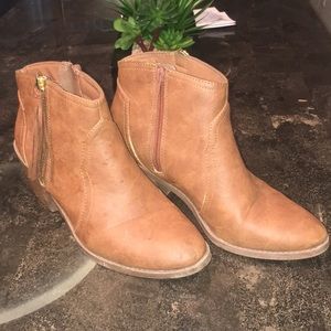 short heel boots